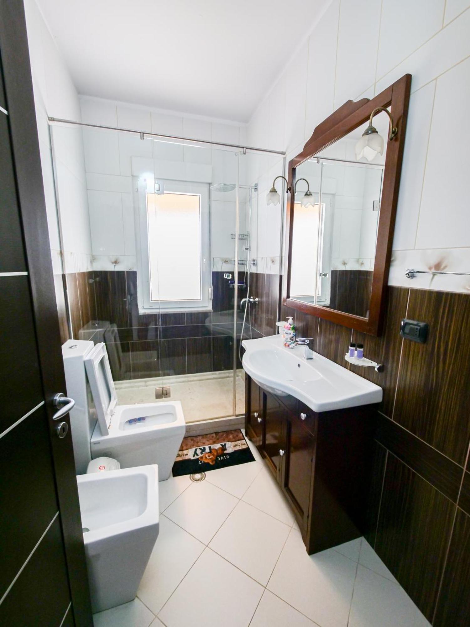 Lux Apartment วญอเรอ ภายนอก รูปภาพ